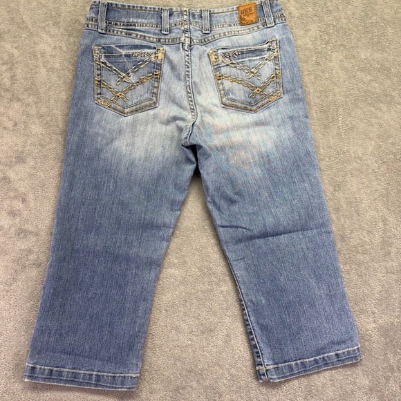 BKE Denim Capri Crop Jeans Women's Size 29 Stretch Light Wash Embroidery Wendi - Picture 1 of 11